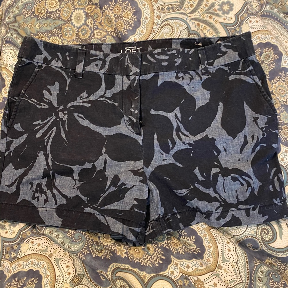Floral Loft Shorts 4”